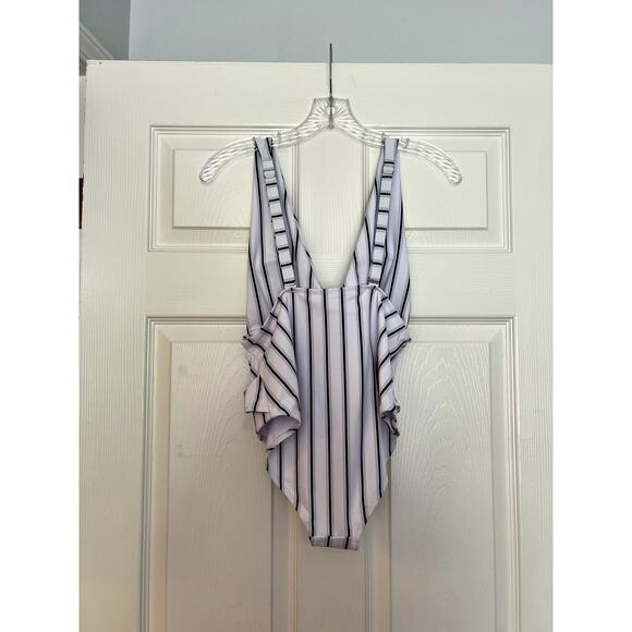 NWT Women's Cupshe Size Medium One Piece Striped Swimsuit Swim - Picture 7 of 8
